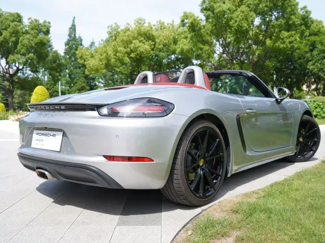 Porsche 718 — Фото автомобиля 14