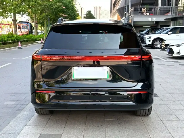 Xpeng G9 — Фото автомобиля 3