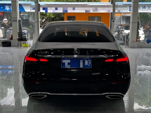 Mercedes-Benz E-Class — Фото автомобиля 11