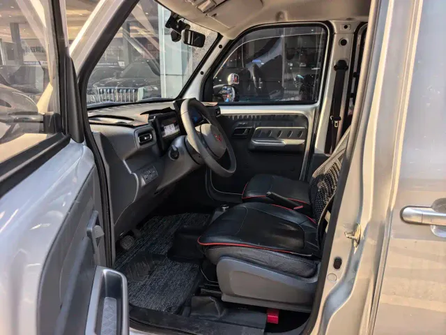 Wuling Zhiguang NEV — Фото автомобиля 5