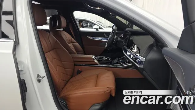 BMW 7 Series G70 — Фото автомобиля 17