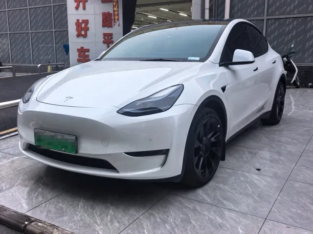 Фотография автомобиля — Tesla Model Y