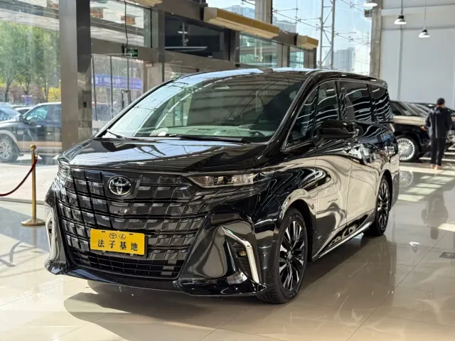 Toyota Alphard — Фото автомобиля 3