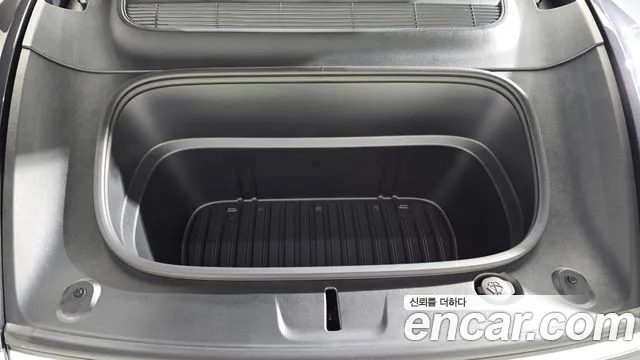 Tesla Model Y — Фото автомобиля 6