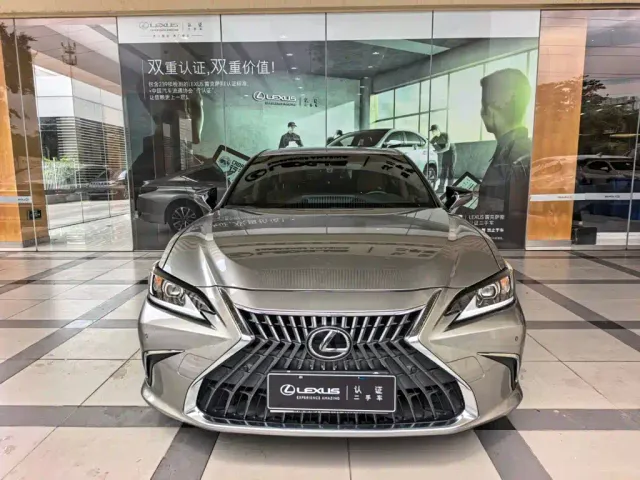 Lexus ES — Фото автомобиля 2
