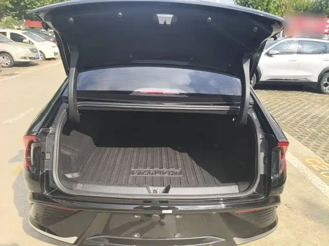 Wuling Starlight — Фото автомобиля 18