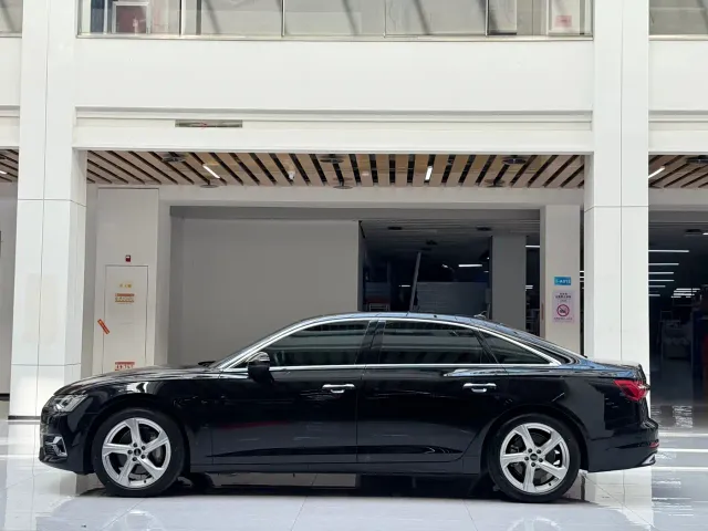 Audi A6L — Фото автомобиля 8