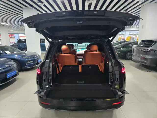 Lynk & Co 900 — Фото автомобиля 8