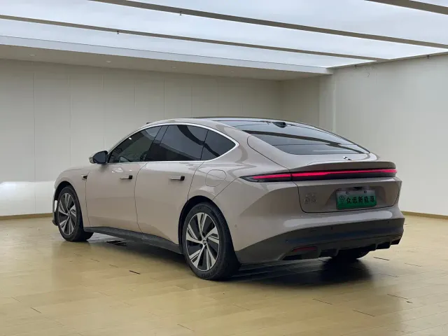 Nio ET5 — Фото автомобиля 7