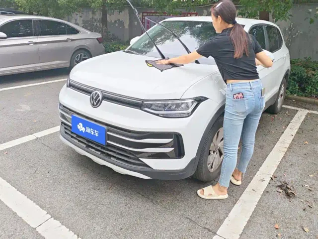 Фотография автомобиля — Volkswagen Tharu