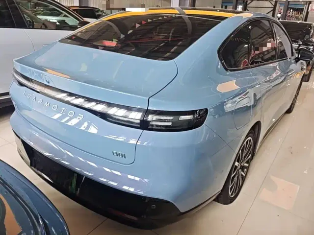 Leapmotor B01 — Фото автомобиля 6