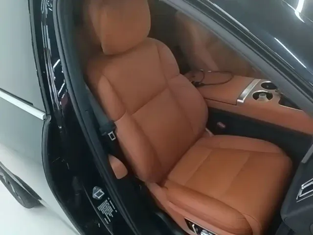 Li Auto L7 — Фото автомобиля 24