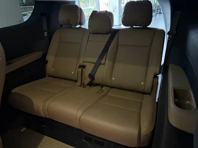 Li Auto MEGA — Фото автомобиля 8