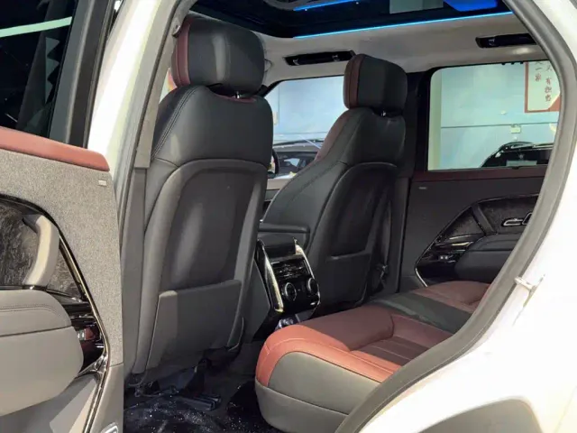 Land Rover Range Rover Sport — Фото автомобиля 11