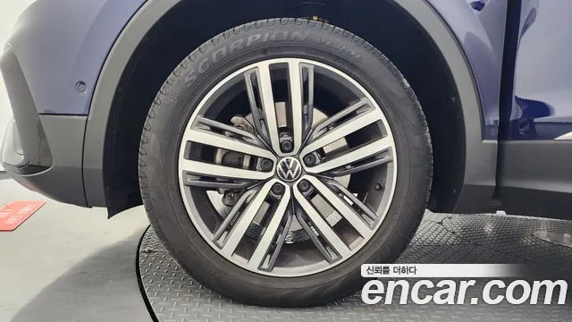 Volkswagen Tiguan — Фото автомобиля 5