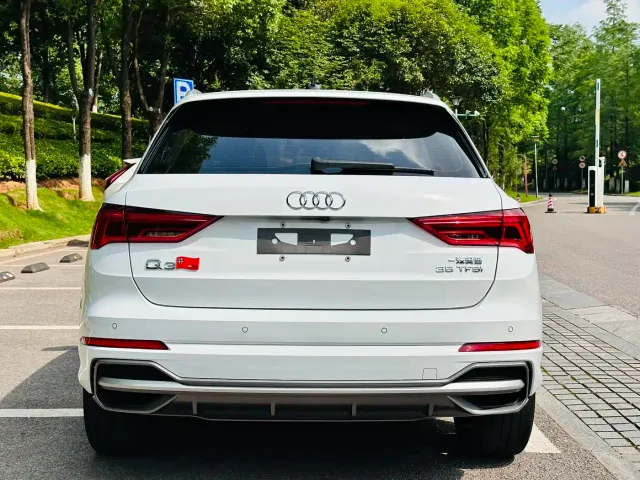 Audi Q3 — Фото автомобиля 11