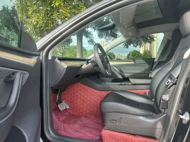 Tesla Model Y — Фото автомобиля 4