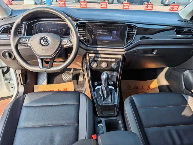 Volkswagen Volkswagen T-ROC 2022 280TSI DSG 2WD Comfort PLUS — Фото автомобиля 6