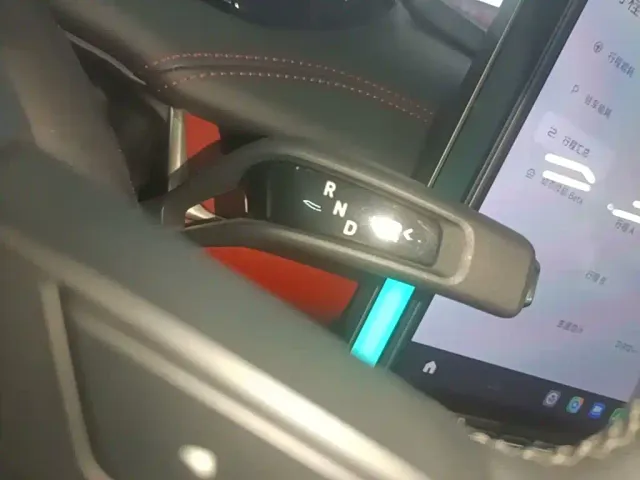 Xiaomi SU7 — Фото автомобиля 13