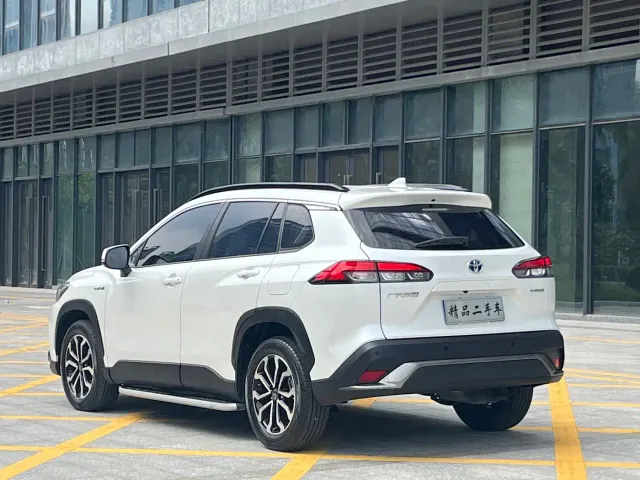 Toyota Frontlander 2023 2.0L Smart Hybrid Dual Engine Luxury Edition — Фото автомобиля 4