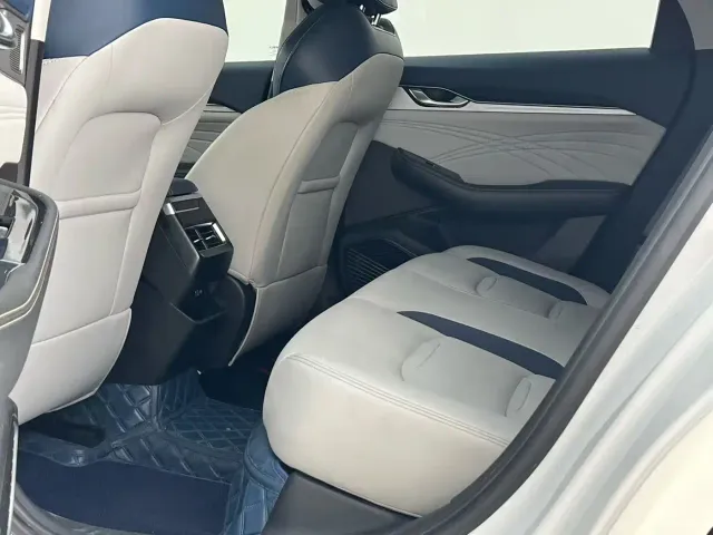 Geely Xingrui — Фото автомобиля 4