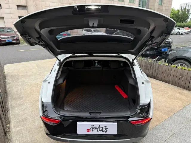 Buick Velite 6 — Фото автомобиля 10