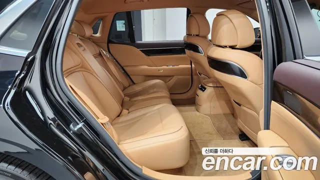Genesis G90 Бензин 3.5 турбо AWD — Фото автомобиля 10