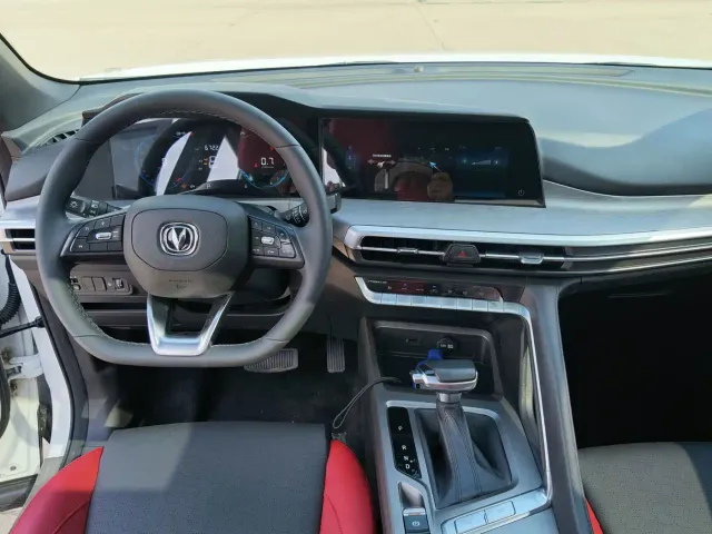 Changan CS35 Plus — Фото автомобиля 8