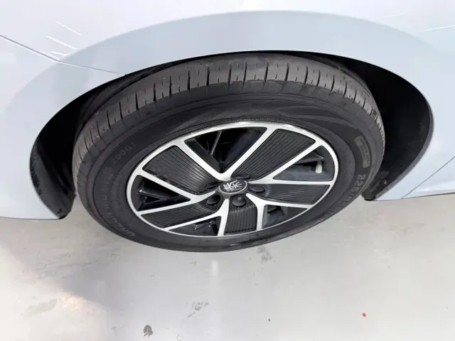 BYD Qin L — Фото автомобиля 4