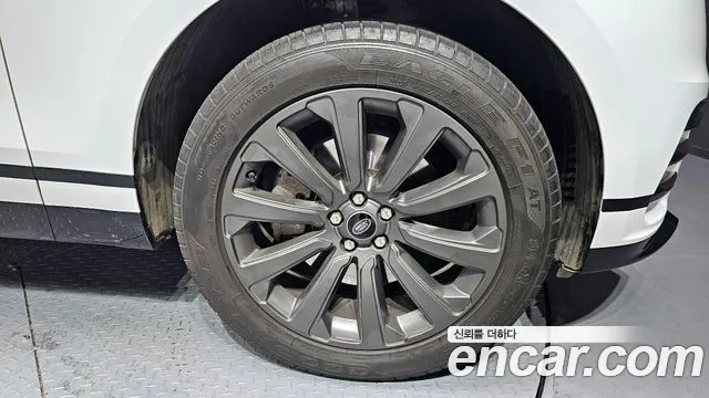 Land Rover Range Rover Velar Range Rover Velar 2.0 P250 R-Dynamic SE — Фото автомобиля 5