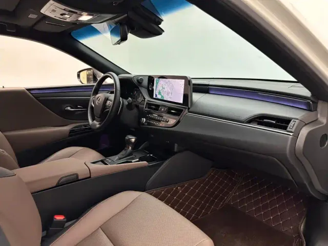Lexus ES — Фото автомобиля 11