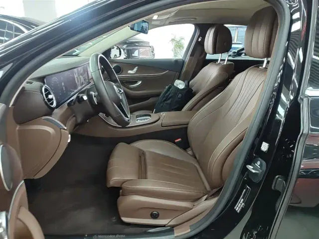 Mercedes-Benz E-Class — Фото автомобиля 14