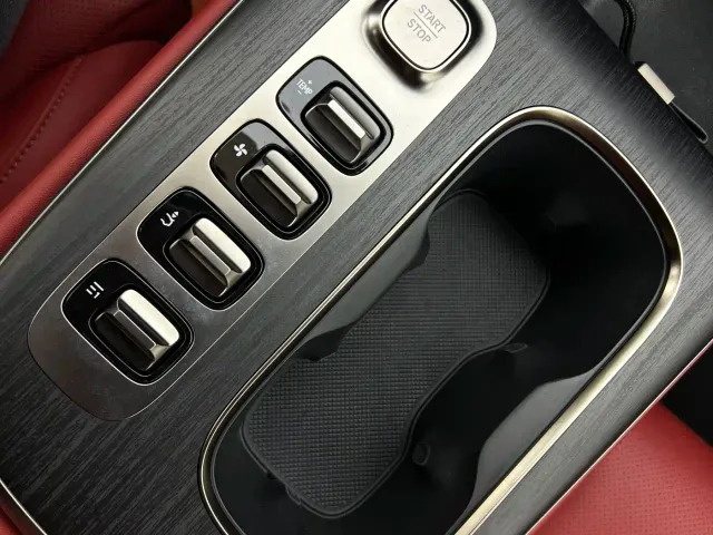 Xiaomi SU7 — Фото автомобиля 19