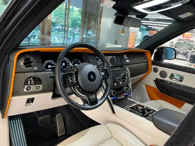 Rolls-Royce Cullinan — Фото автомобиля 9