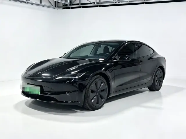 Фотография автомобиля — Tesla Model 3