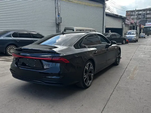 Audi A7L — Фото автомобиля 11