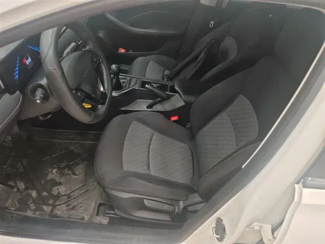 Roewe i5 — Фото автомобиля 14