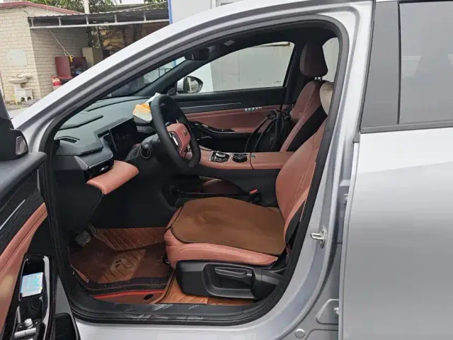 Geely Galaxy L6 — Фото автомобиля 9