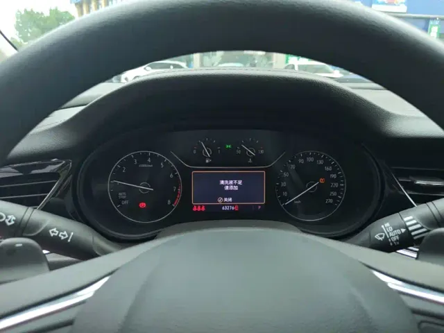 Buick Regal — Фото автомобиля 11