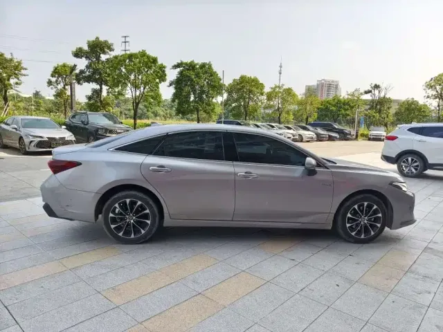 Toyota Avalon — Фото автомобиля 9