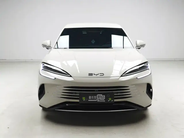 BYD Seal 07 DM-i — Фото автомобиля 2