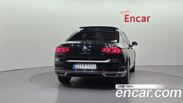 Volkswagen Passat — Фото автомобиля 4