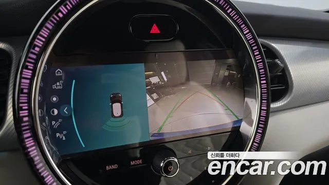 MINI Cooper Electric — Фото автомобиля 19