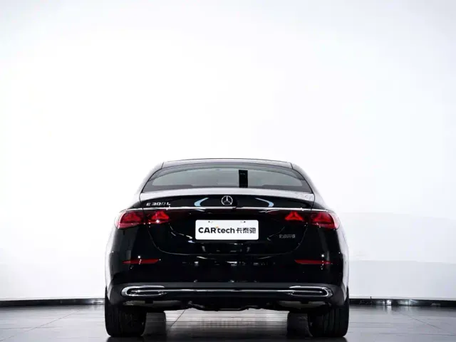 Mercedes-Benz E-Class — Фото автомобиля 6