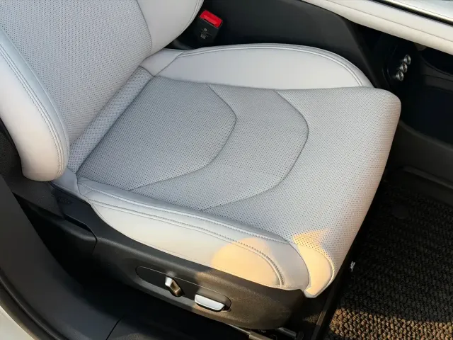 Xiaomi SU7 — Фото автомобиля 13