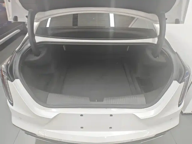 Cadillac CT4 — Фото автомобиля 18