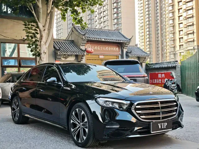 Mercedes-Benz E-Class — Фото автомобиля 3