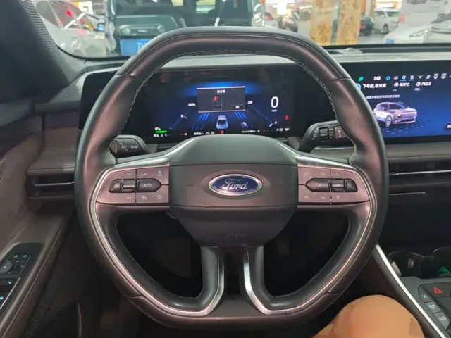 Ford Edge — Фото автомобиля 10