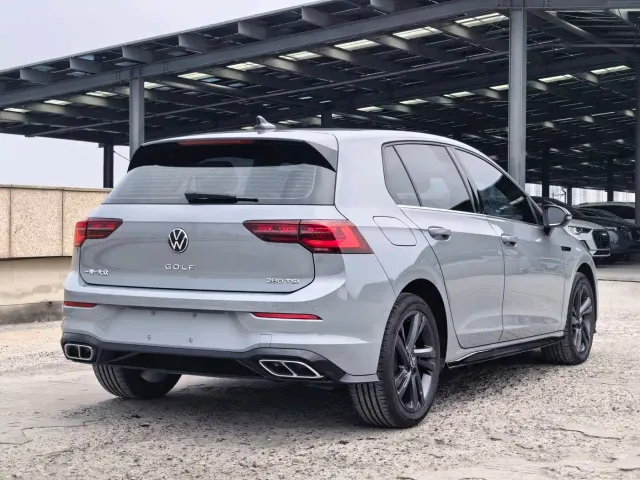 Volkswagen Golf — Фото автомобиля 4