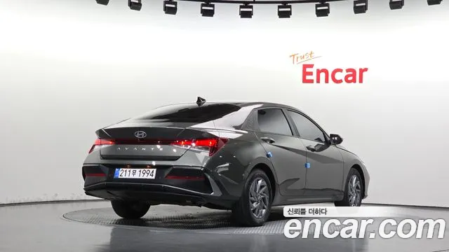 Hyundai Avante CN7 — Фото автомобиля 2